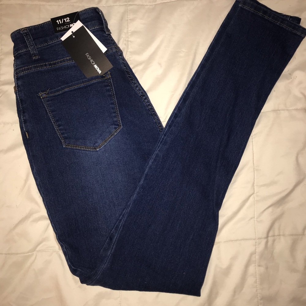 Fashion Nova | Medium Blue Wash Jeans ✨ - Picture 5 of 6